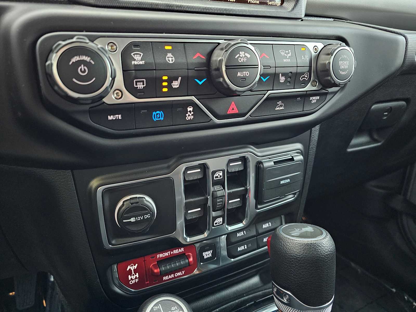 Thumbnail: 2023 Jeep Wrangler - 20