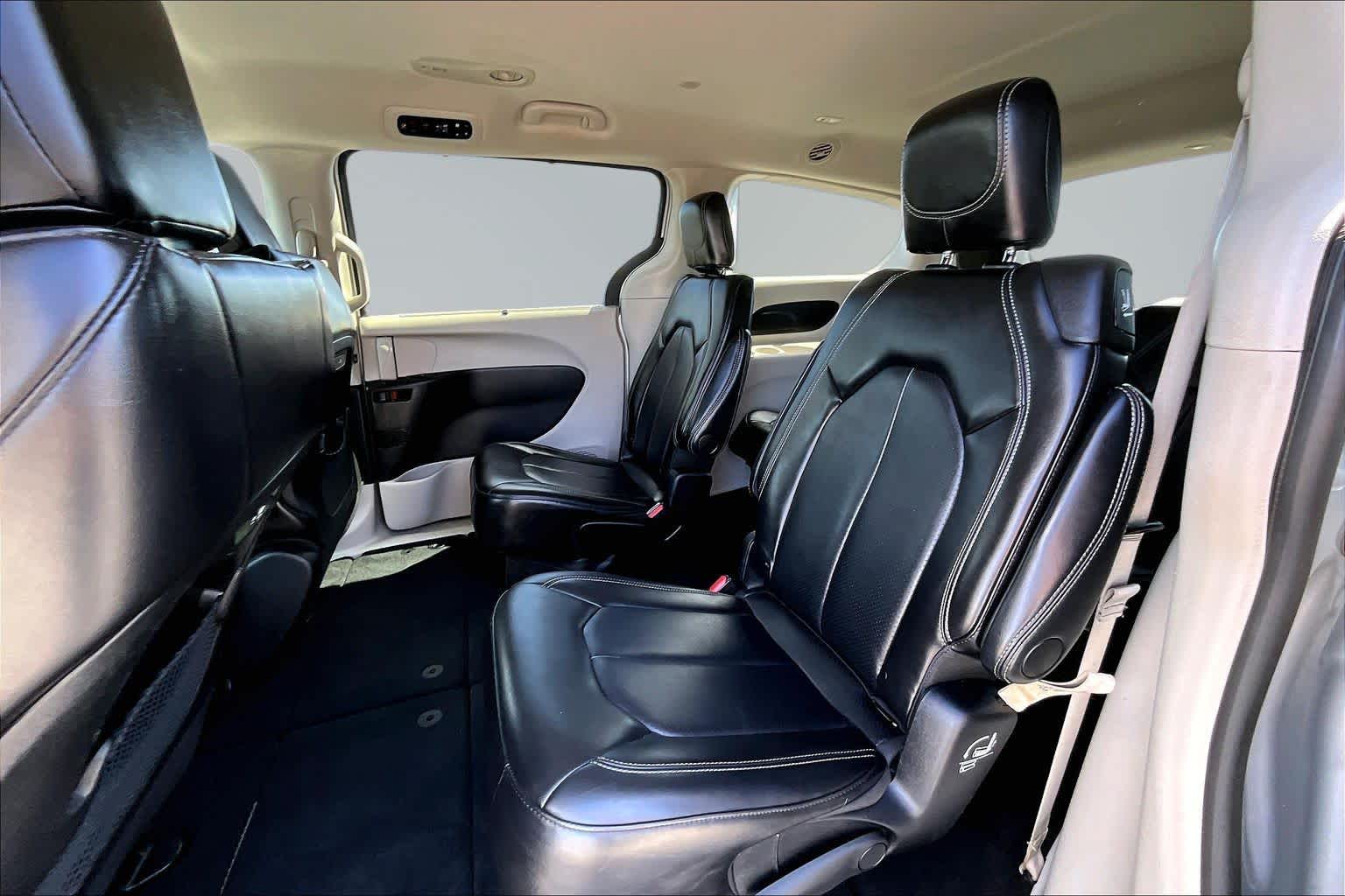 Thumbnail: 2024 Chrysler Pacifica - 29