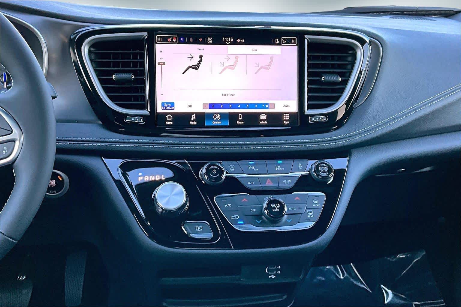 Thumbnail: 2026 Chrysler Pacifica - 16