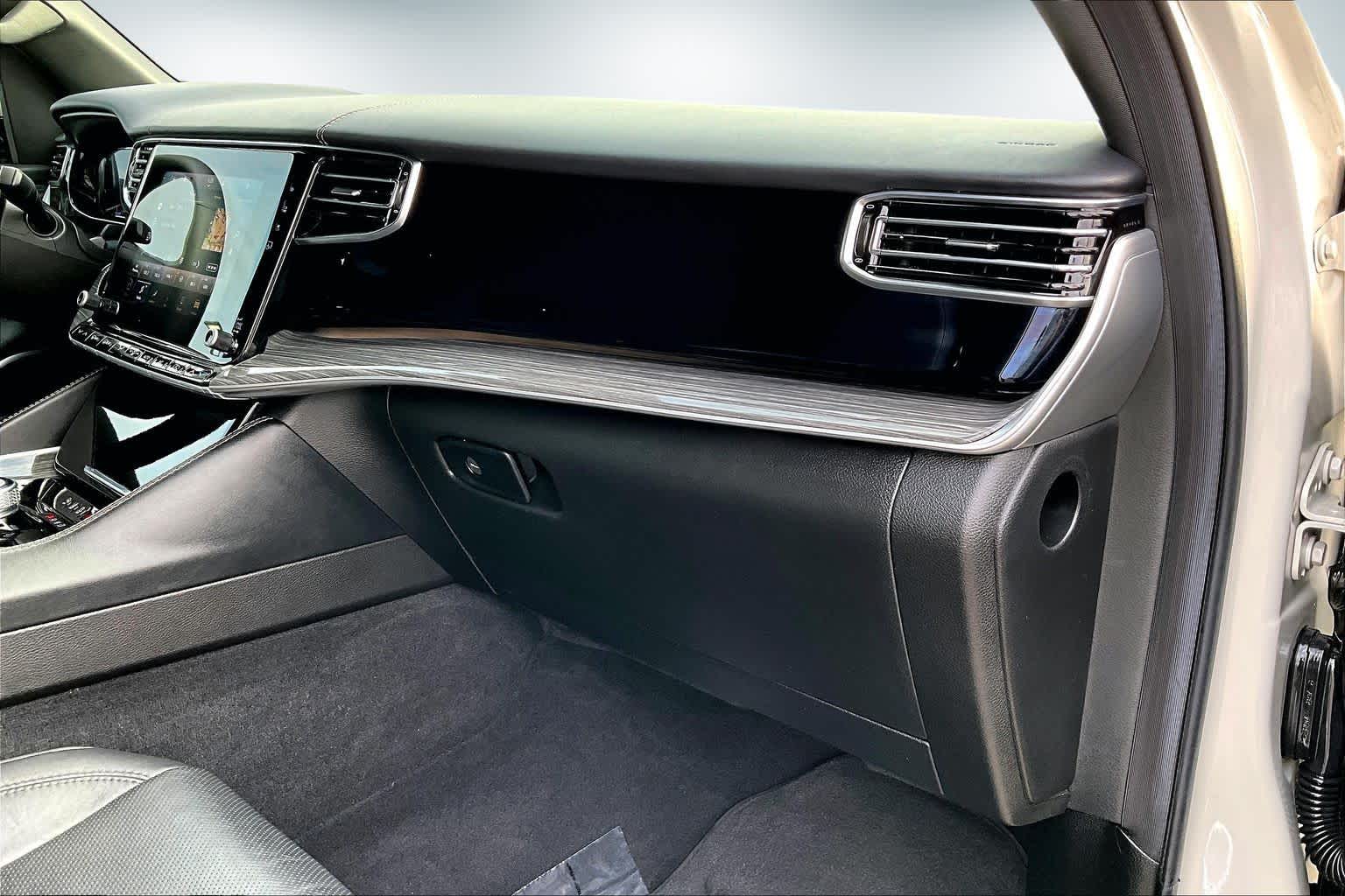 Thumbnail: 2022 Jeep Wagoneer - 23