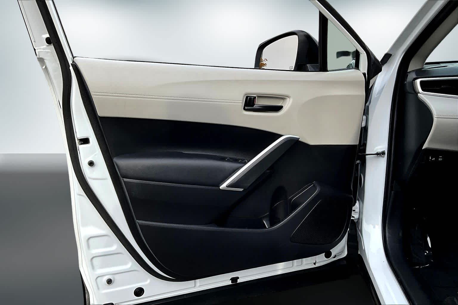 Thumbnail: 2024 Toyota Corolla Cross - 27