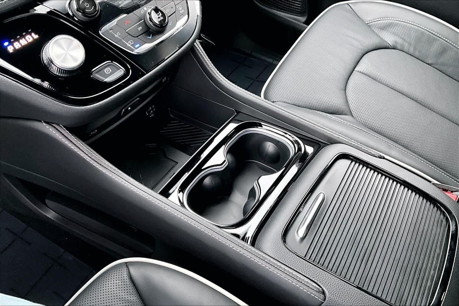 Thumbnail: 2026 Chrysler Pacifica - 17