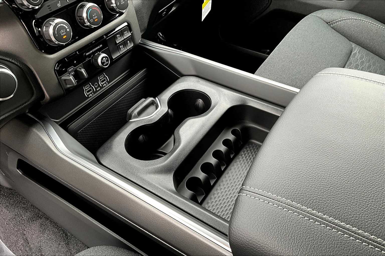 Thumbnail: 2026 RAM 1500 - 17