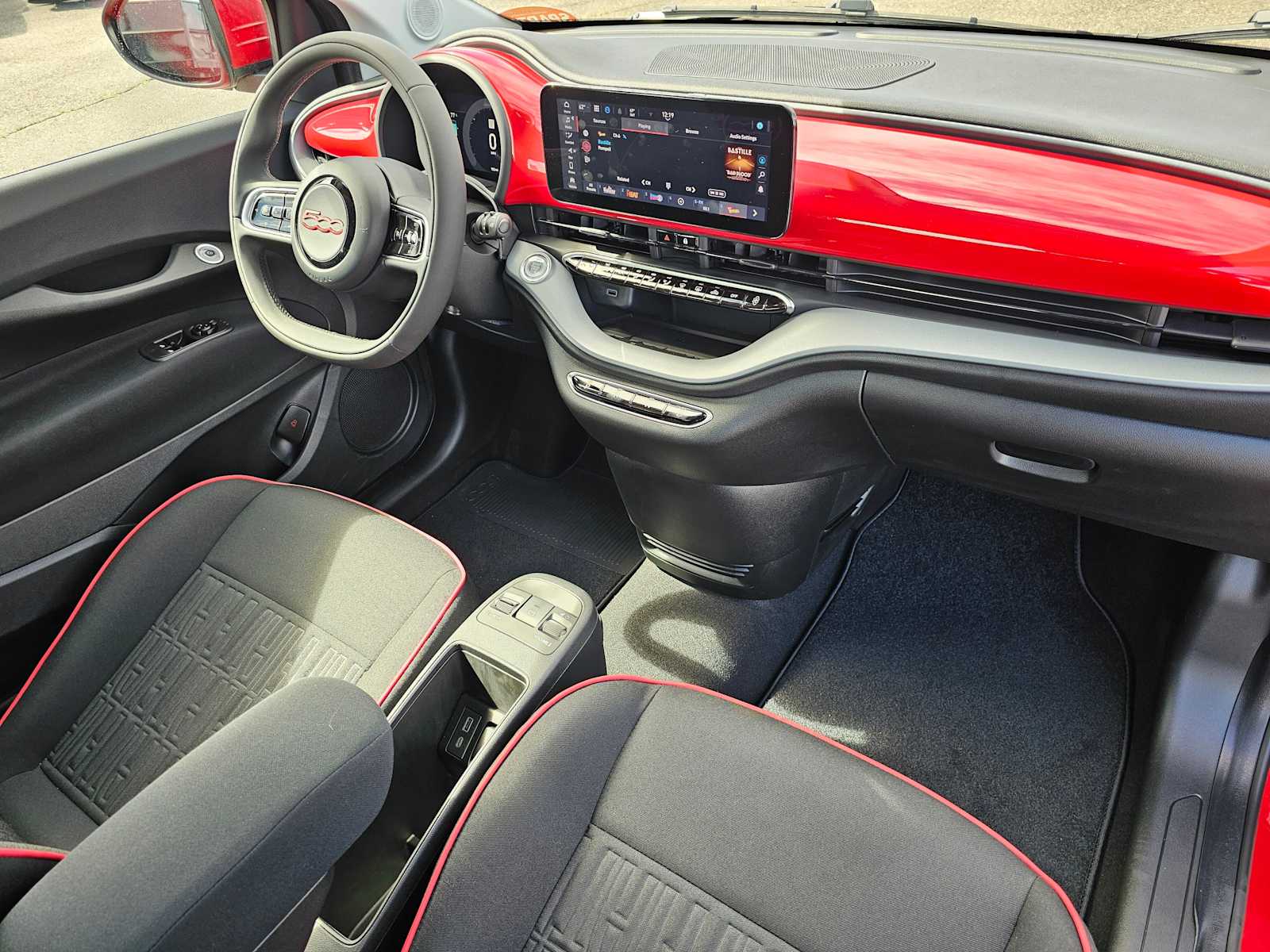 Thumbnail: 2024 Fiat 500e - 15