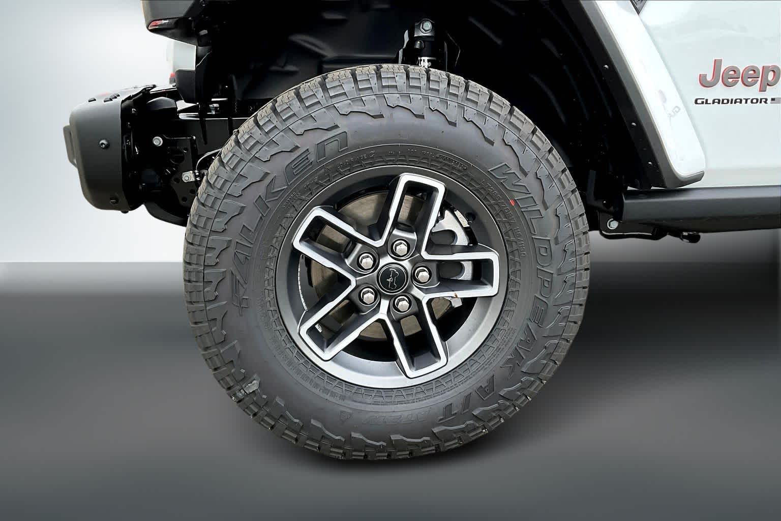 Thumbnail: 2025 Jeep Gladiator - 7