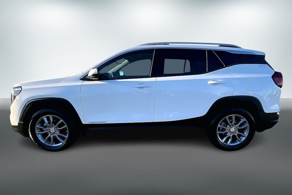 Used 2024 GMC Terrain SLT SUV
