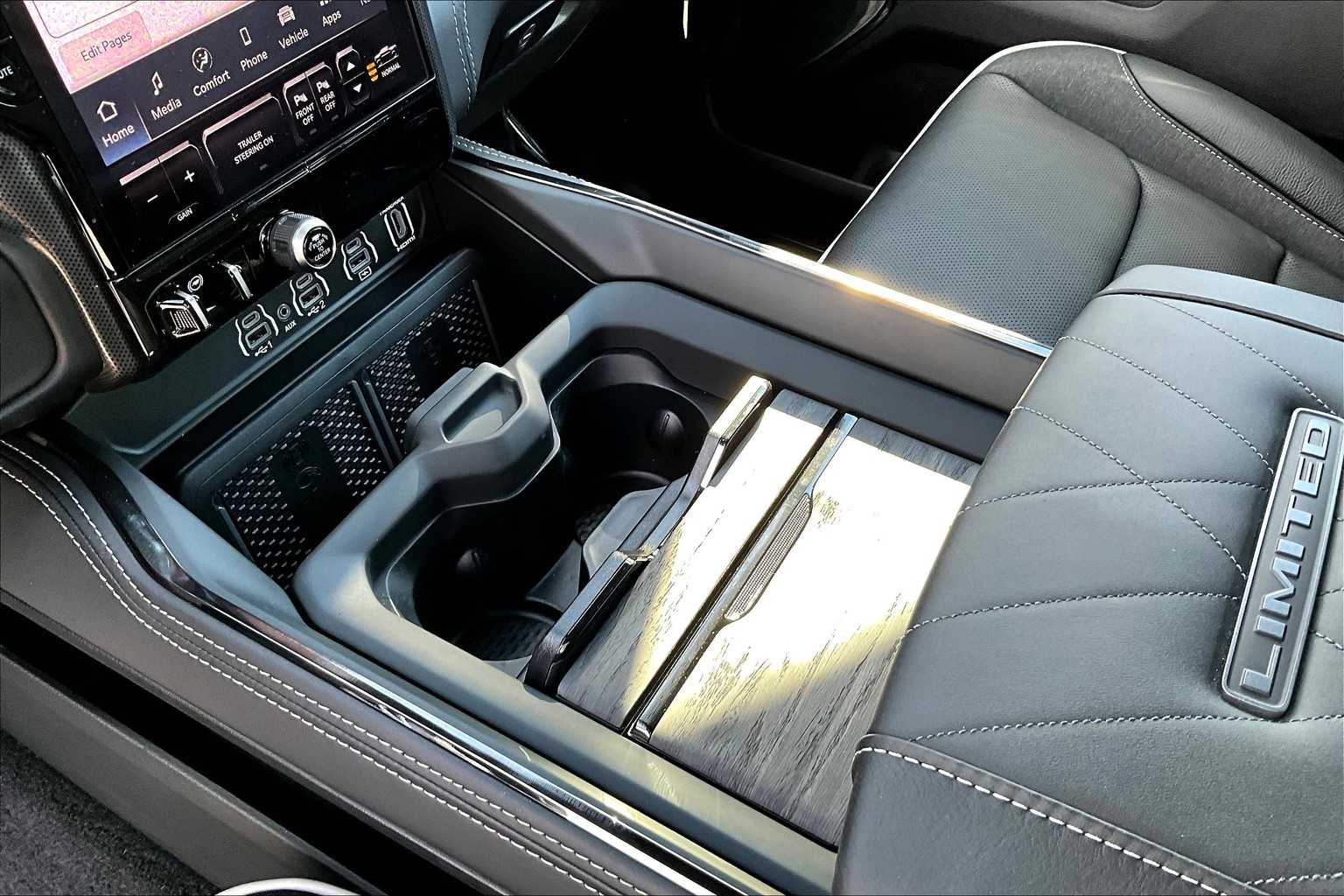 Thumbnail: 2026 RAM 1500 - 17