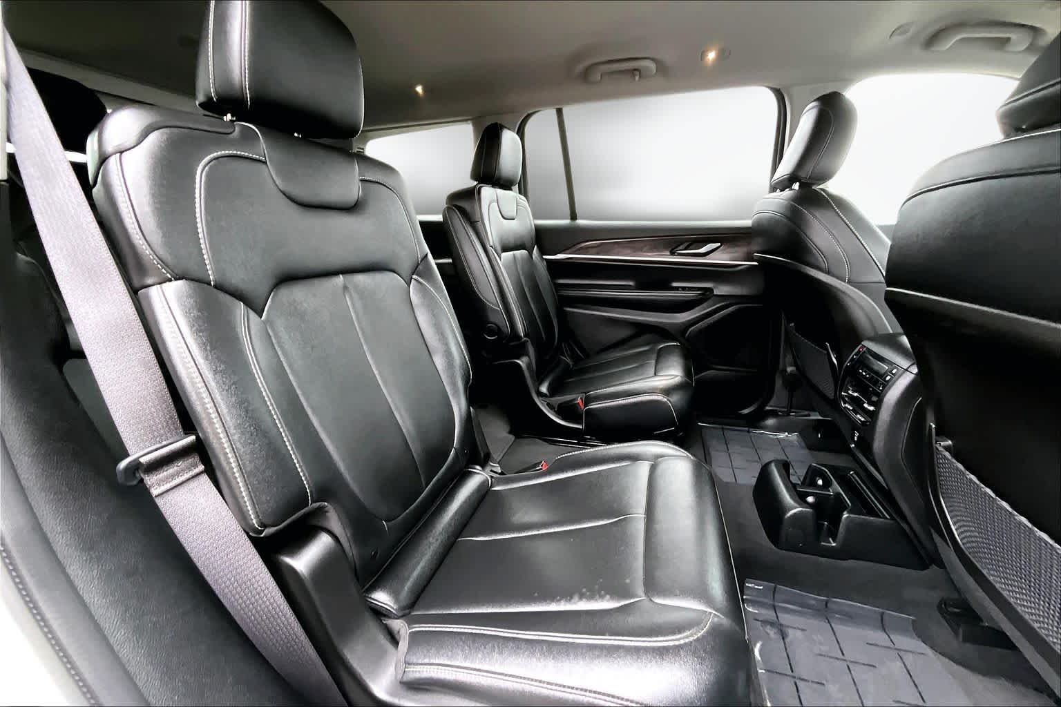 Thumbnail: 2023 Jeep Grand Cherokee - 29