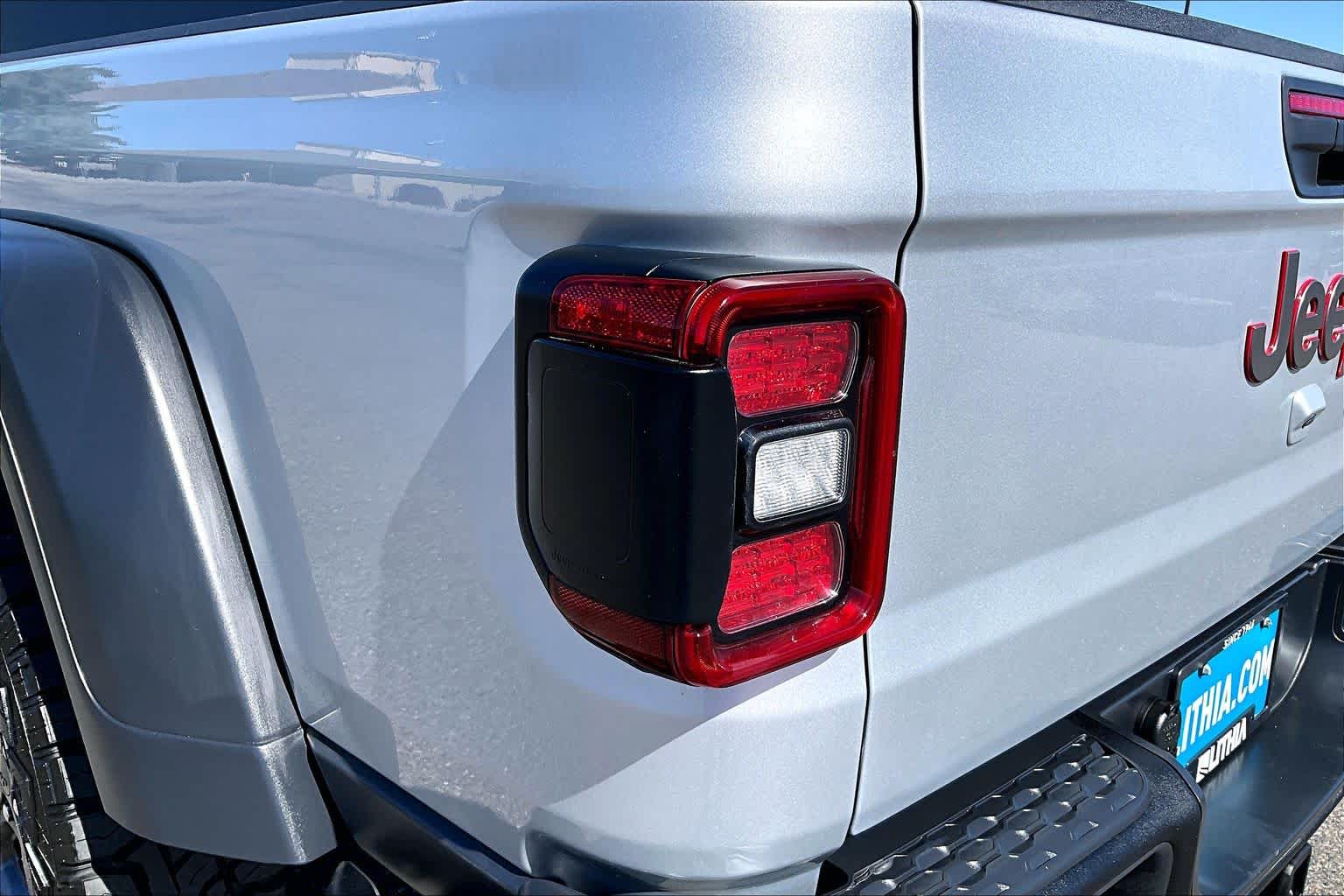 Thumbnail: 2022 Jeep Gladiator - 32