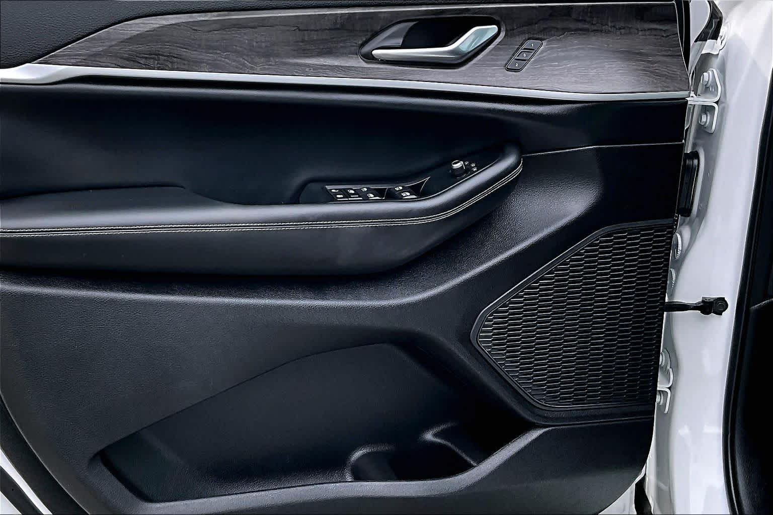 Thumbnail: 2023 Jeep Grand Cherokee - 27