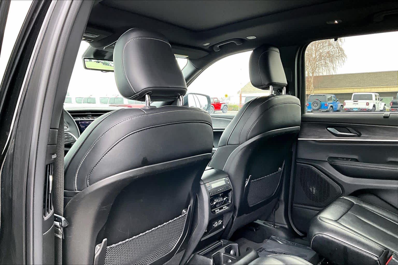 Thumbnail: 2024 Jeep Grand Cherokee L - 12