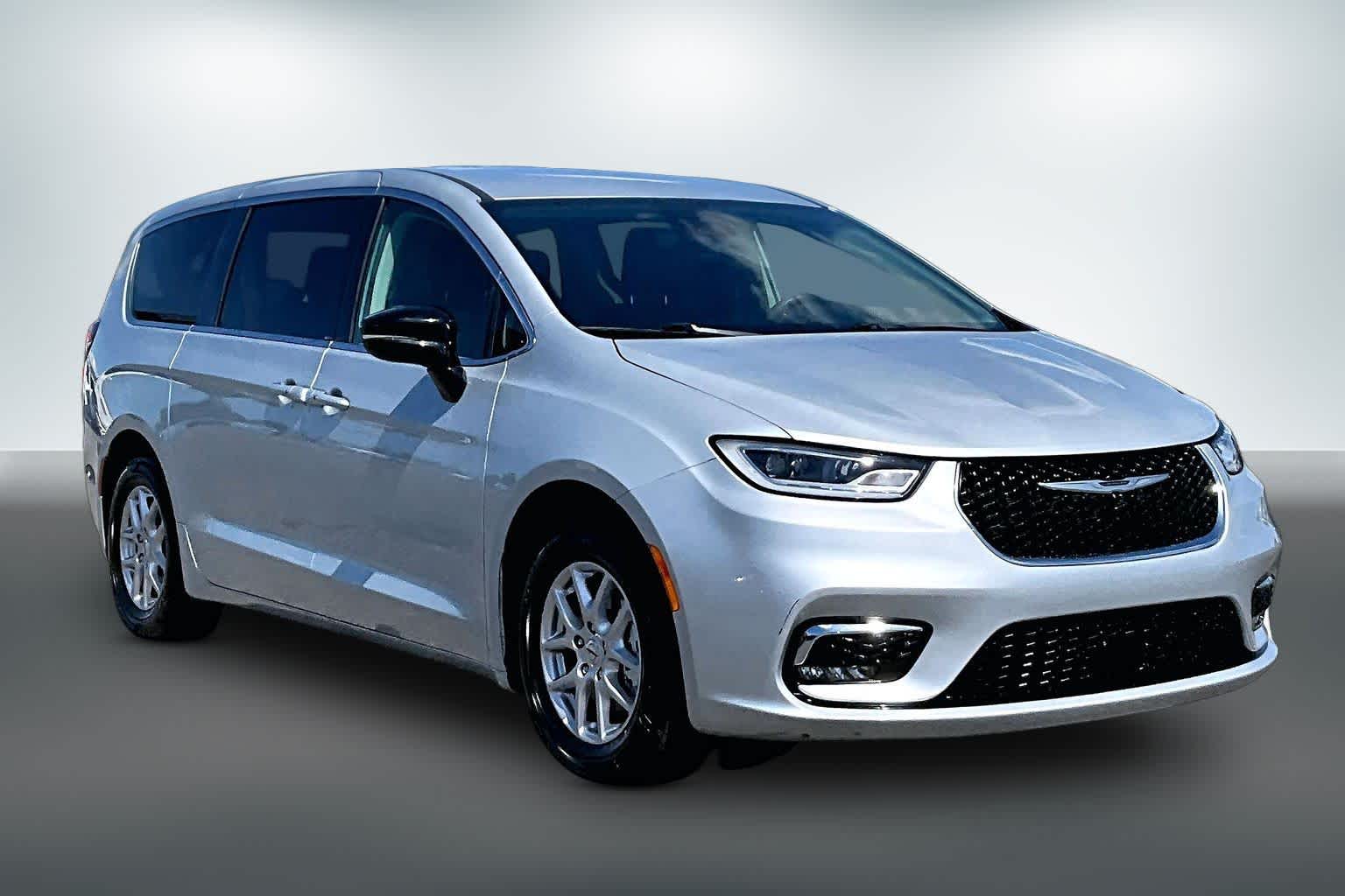 Thumbnail: 2024 Chrysler Pacifica - 21