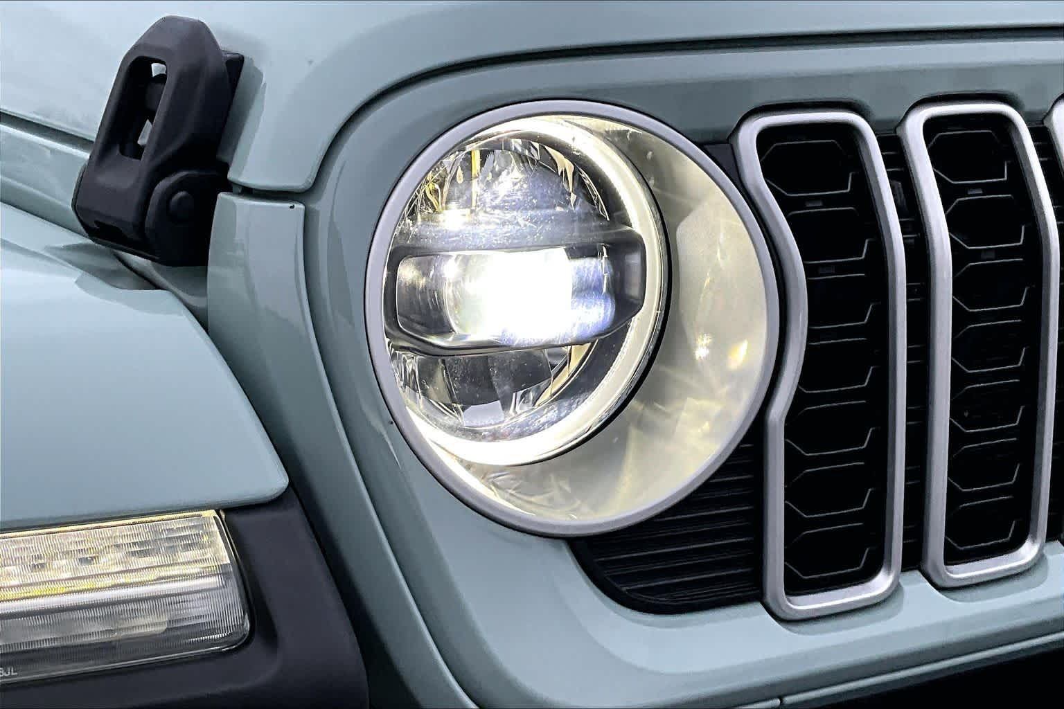 Thumbnail: 2024 Jeep Wrangler - 32