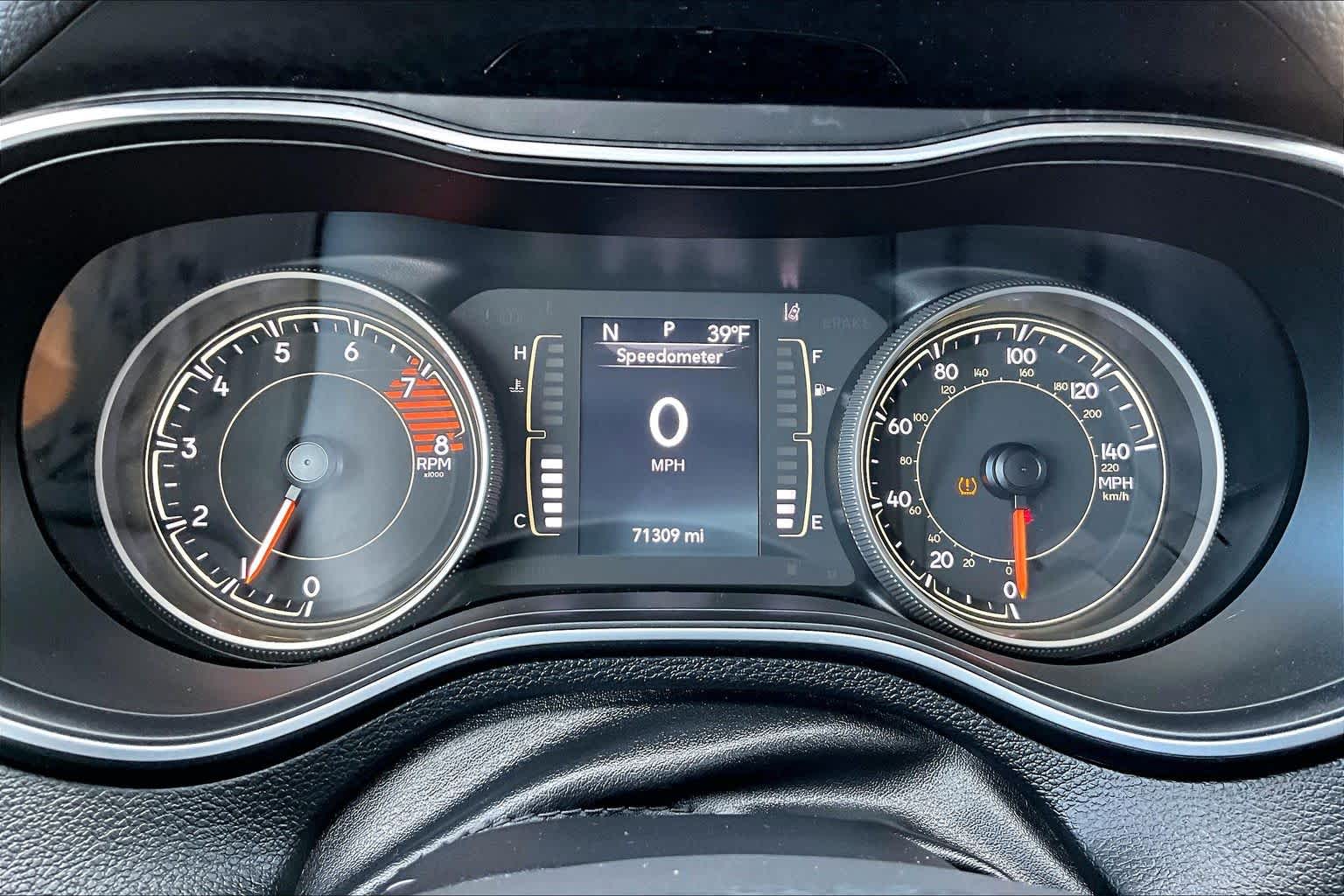 Thumbnail: 2021 Jeep Cherokee - 17