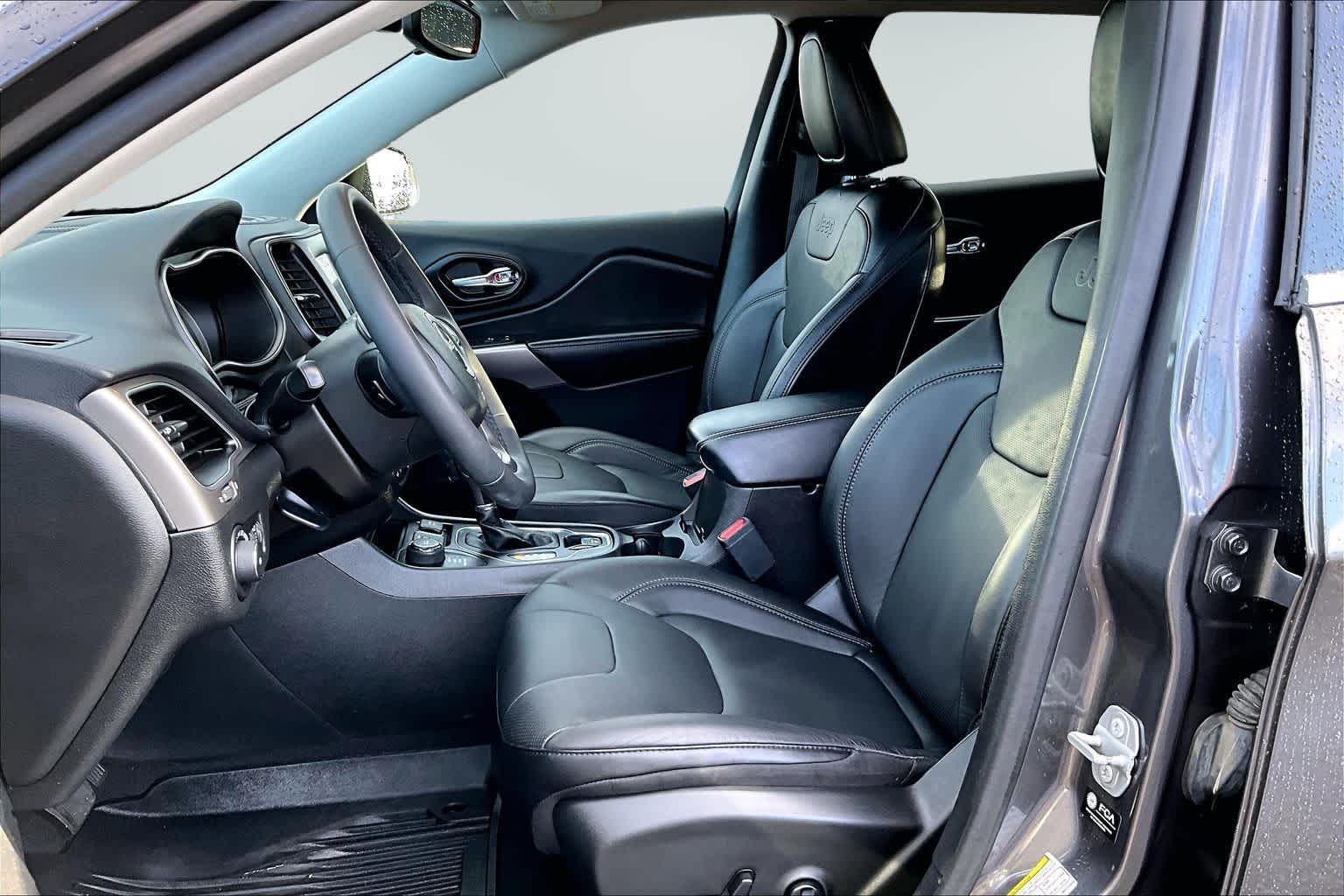 Thumbnail: 2021 Jeep Cherokee - 11