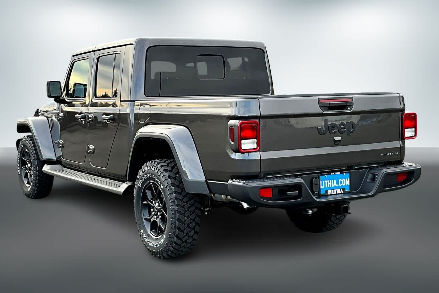 Thumbnail: 2025 Jeep Gladiator - 4