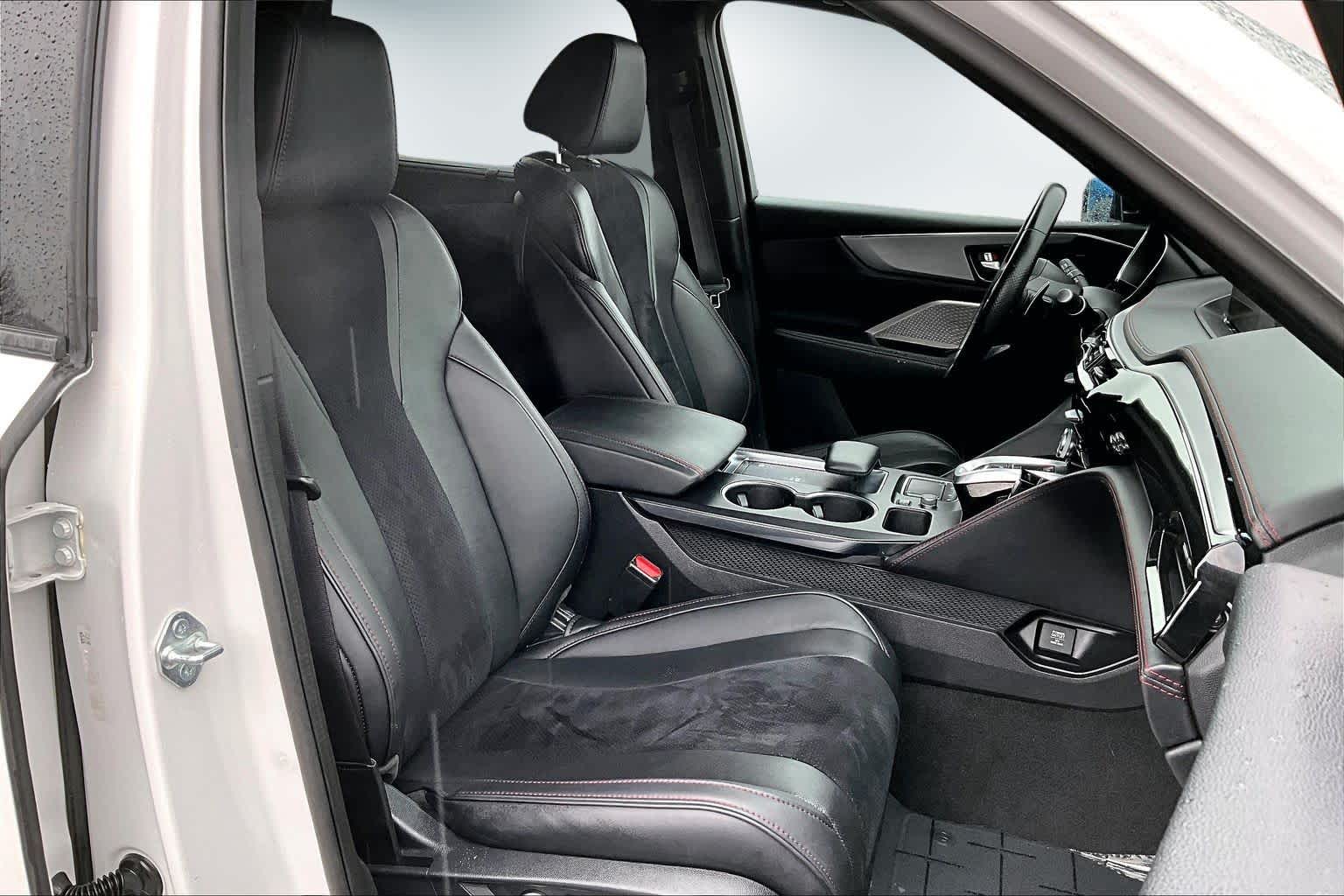 Thumbnail: 2023 Acura MDX - 13