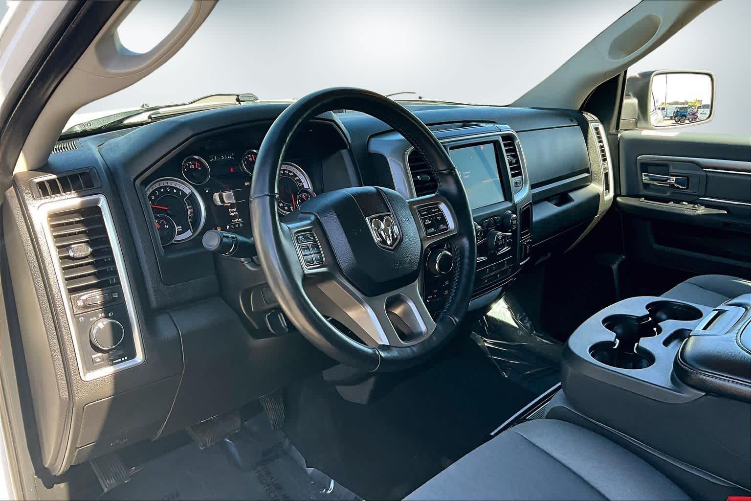 Thumbnail: 2022 RAM 1500 Classic - 2