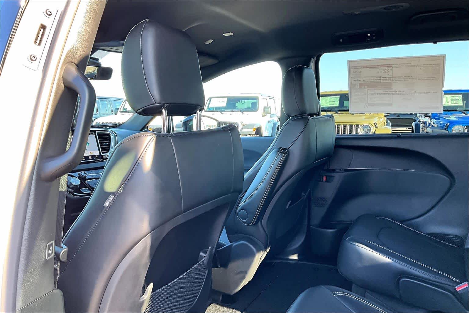 Thumbnail: 2026 Chrysler Voyager - 12