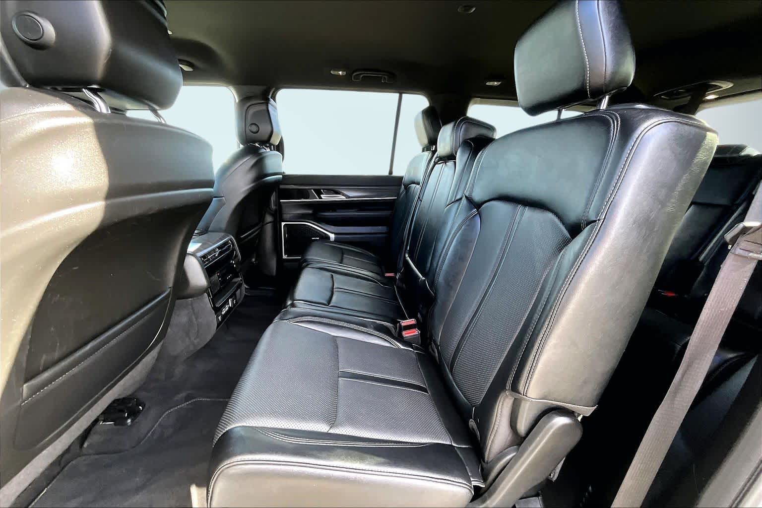 Thumbnail: 2024 Jeep Wagoneer - 29