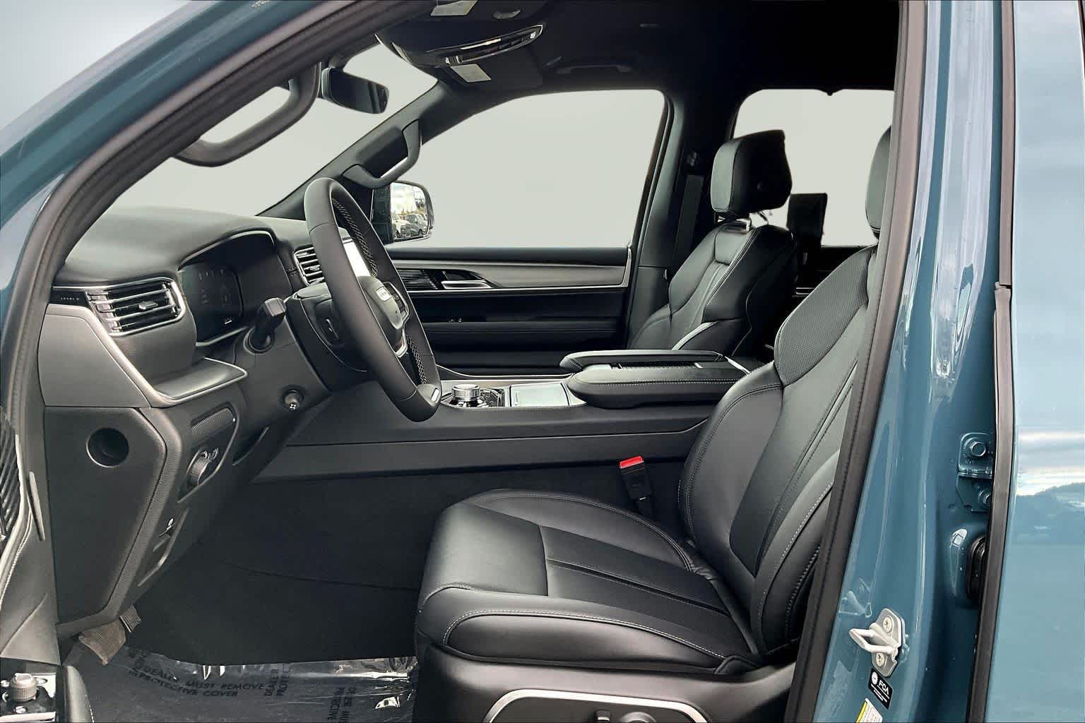 Thumbnail: 2026 Jeep Grand Wagoneer - 11