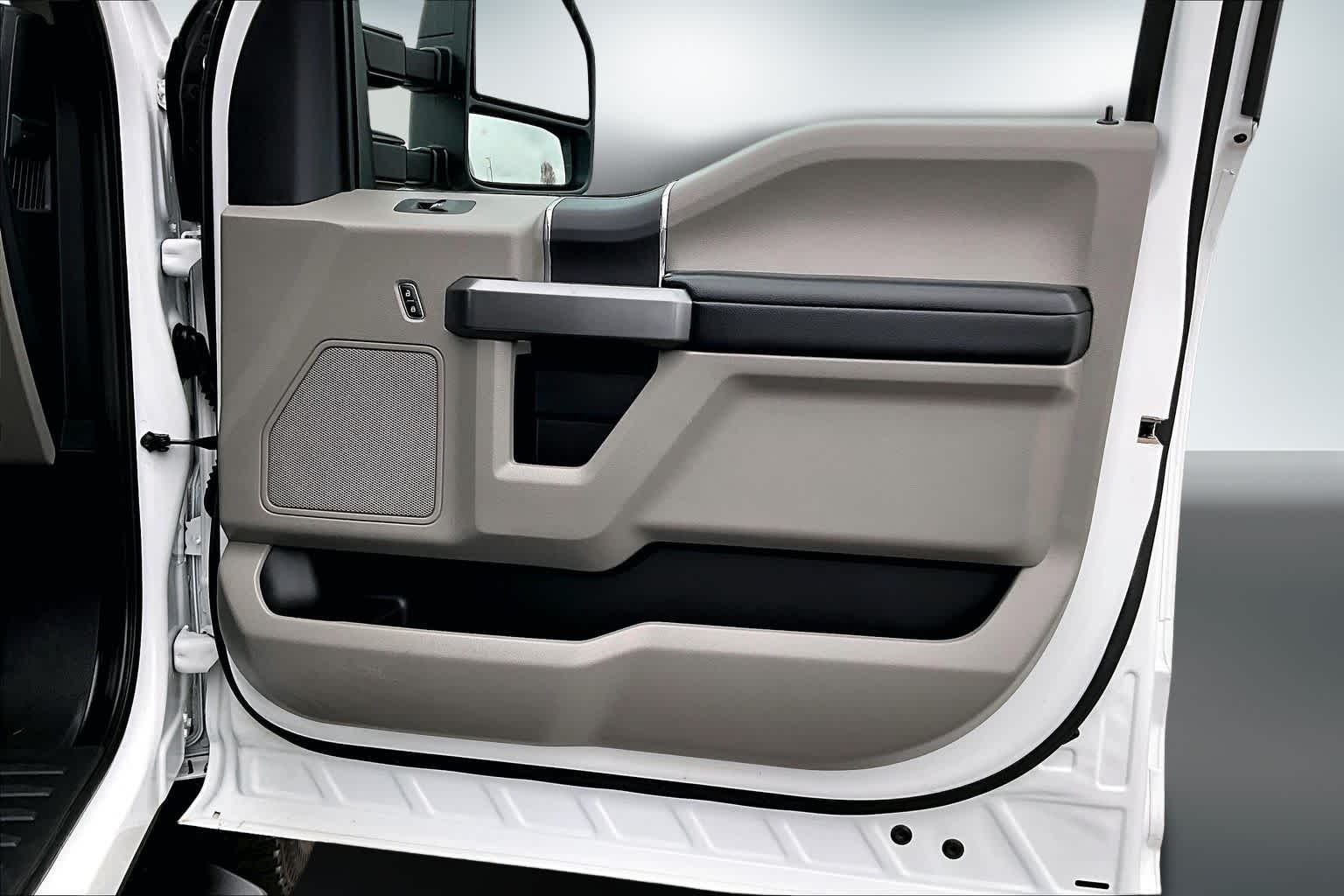 Thumbnail: 2022 Ford F-350 - 28