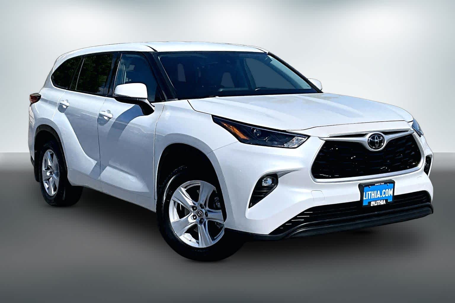 Thumbnail: 2022 Toyota Highlander - 21