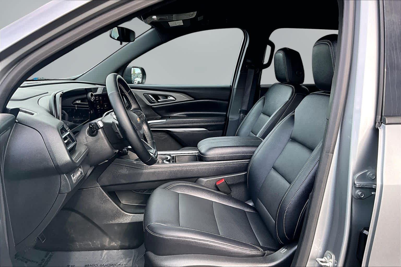 Thumbnail: 2025 Chevrolet Traverse - 10