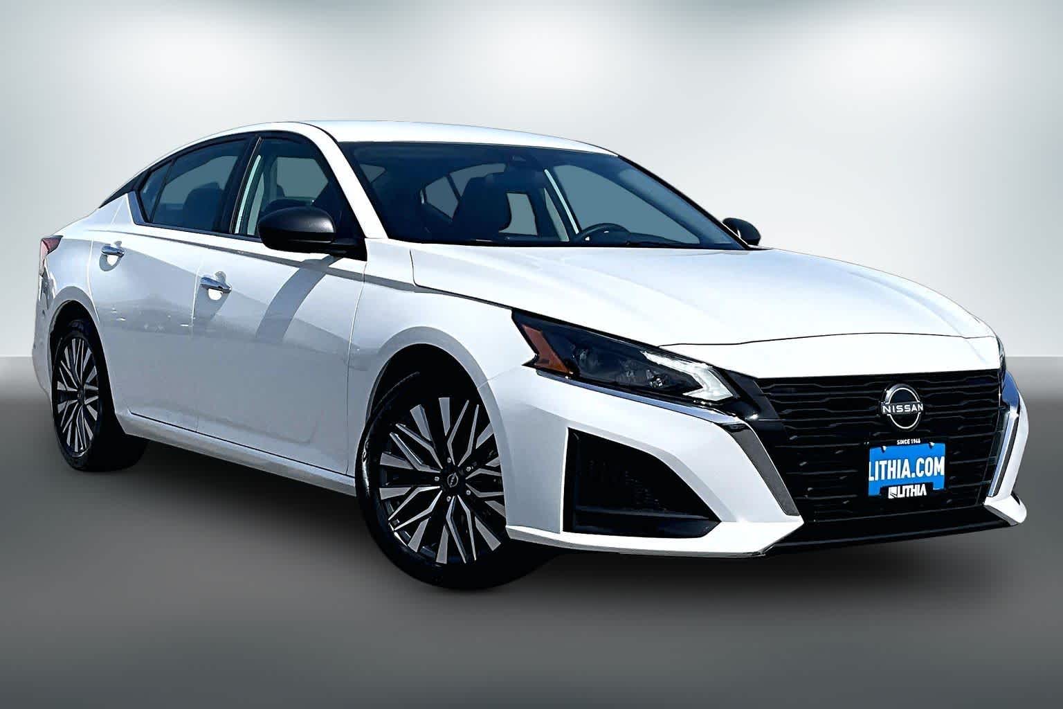 Thumbnail: 2025 Nissan Altima - 21