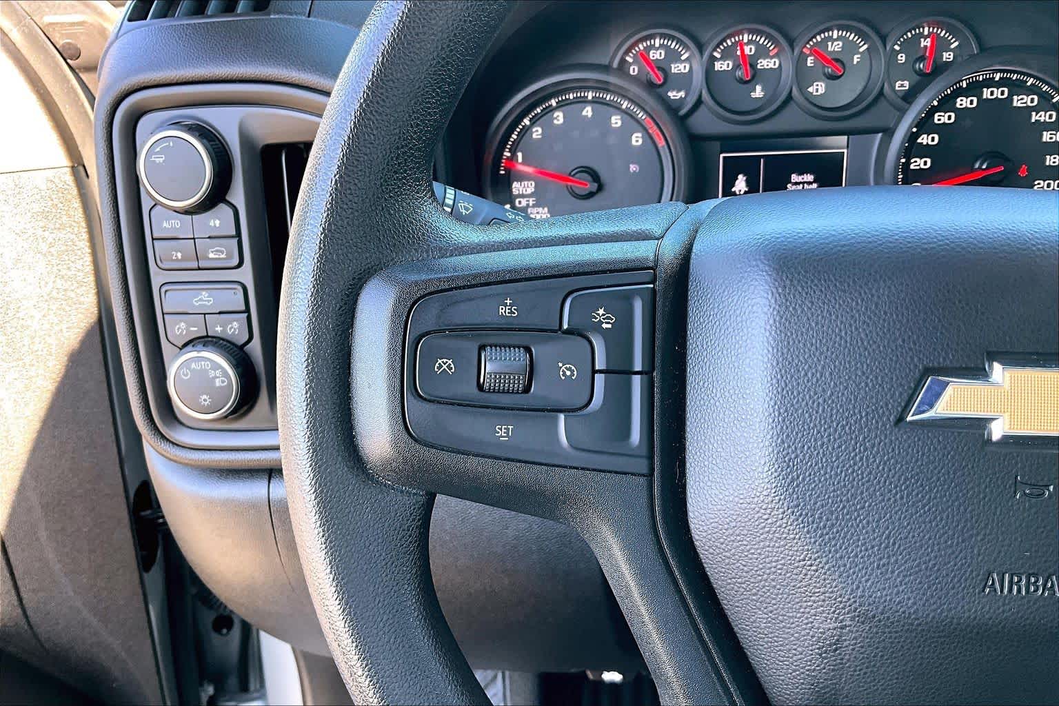 Thumbnail: 2024 Chevrolet Silverado 1500 - 24