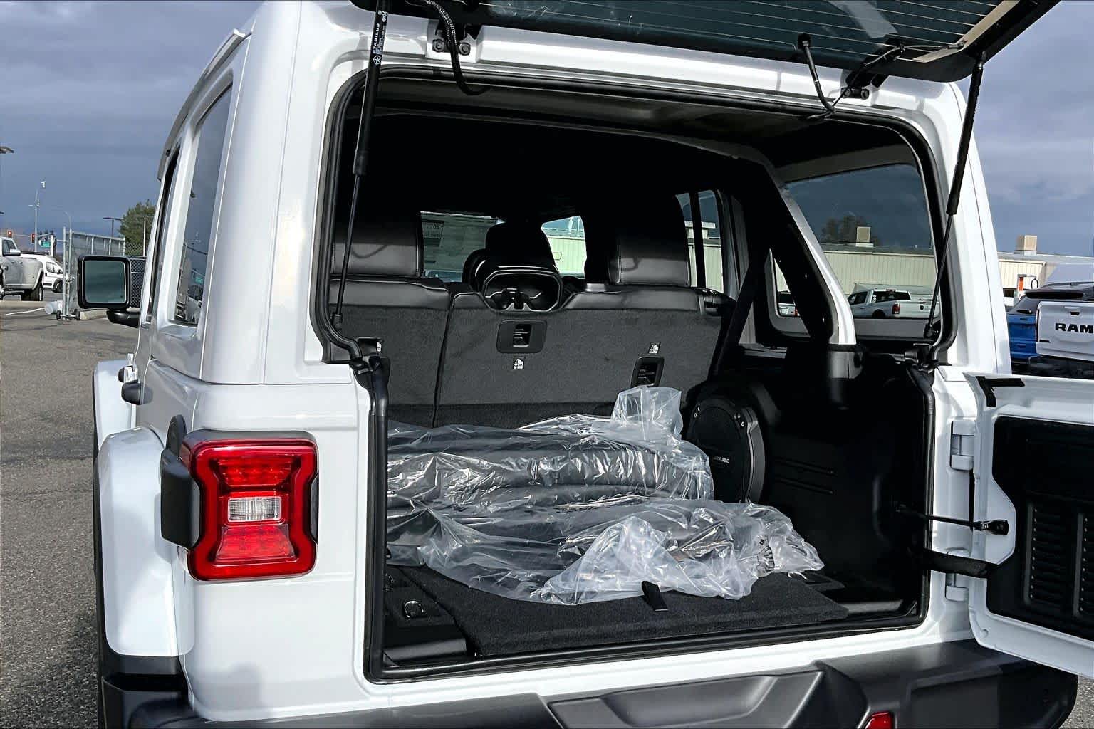 Thumbnail: 2026 Jeep Wrangler - 19