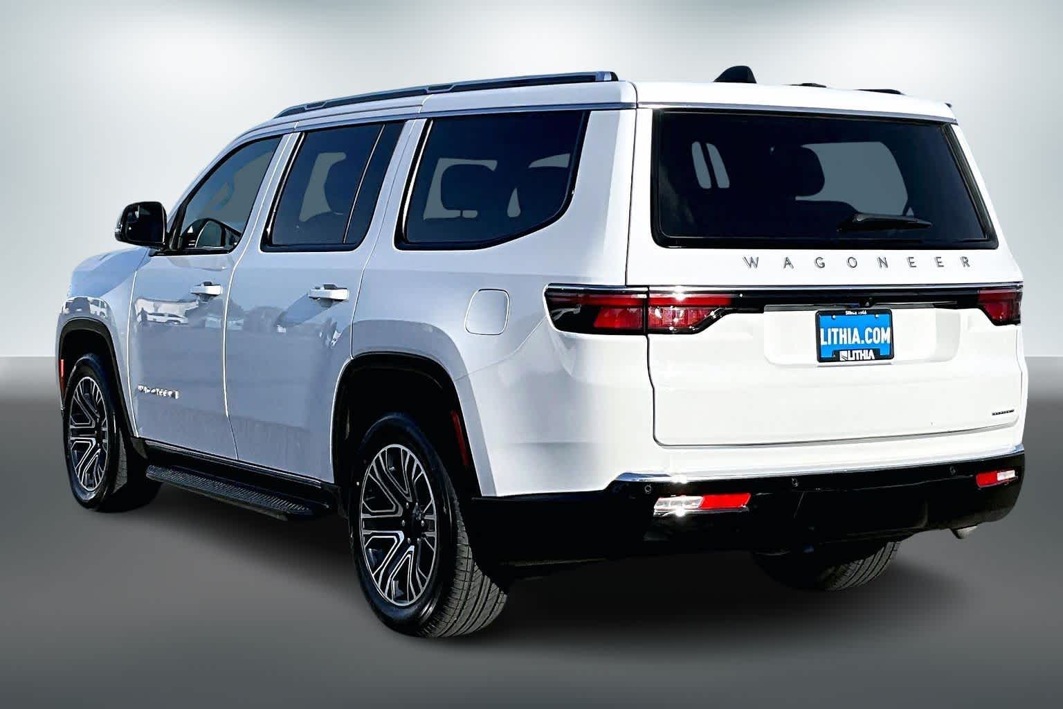 Thumbnail: 2024 Jeep Wagoneer - 4