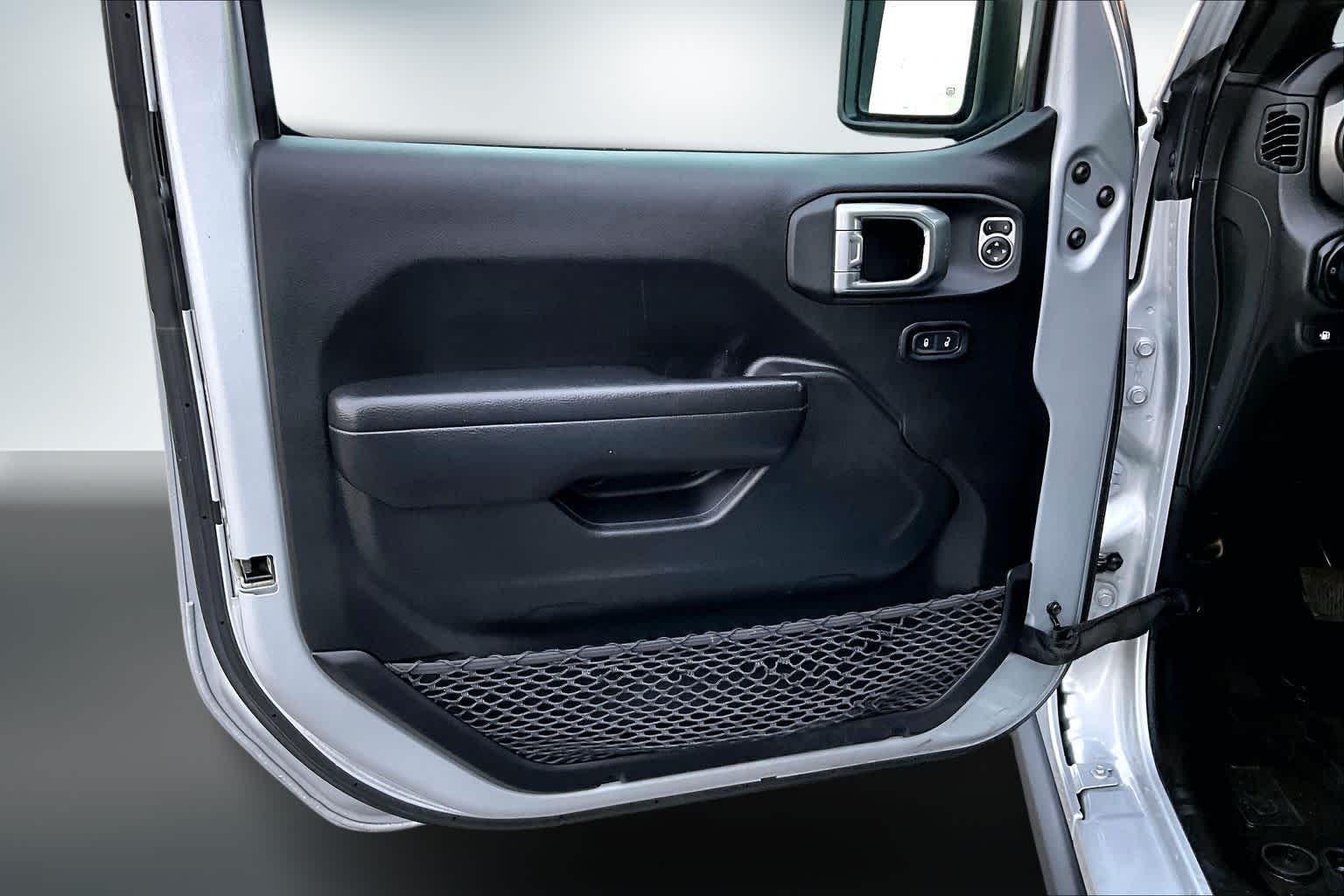 Thumbnail: 2023 Jeep Wrangler - 27