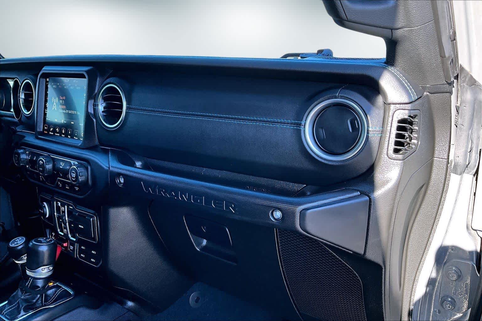 Thumbnail: 2022 Jeep Wrangler - 23