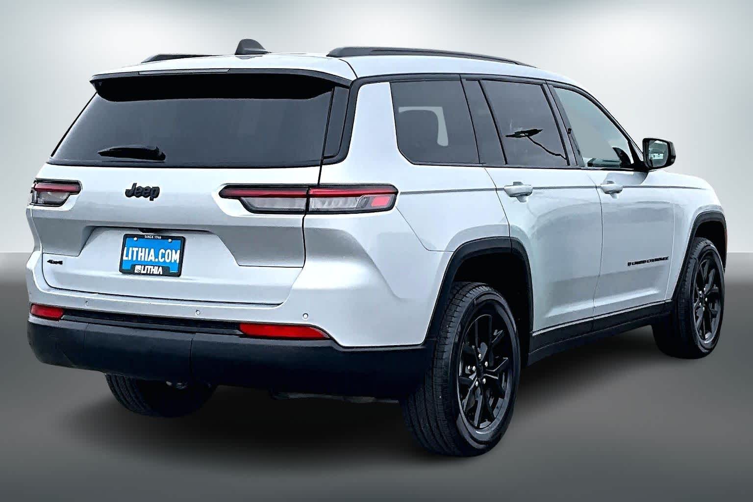 Thumbnail: 2024 Jeep Grand Cherokee L - 22
