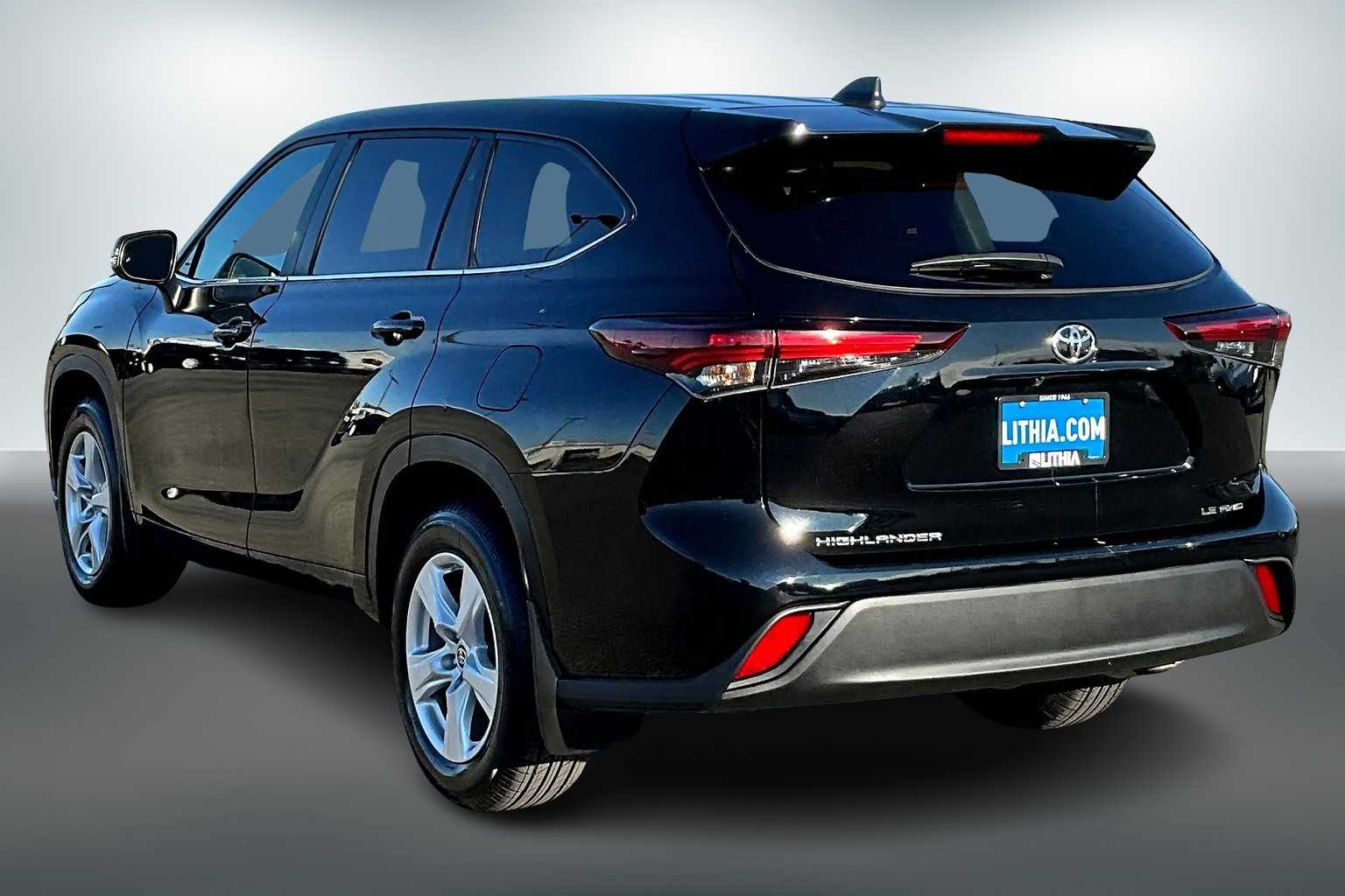 Thumbnail: 2024 Toyota Highlander - 4