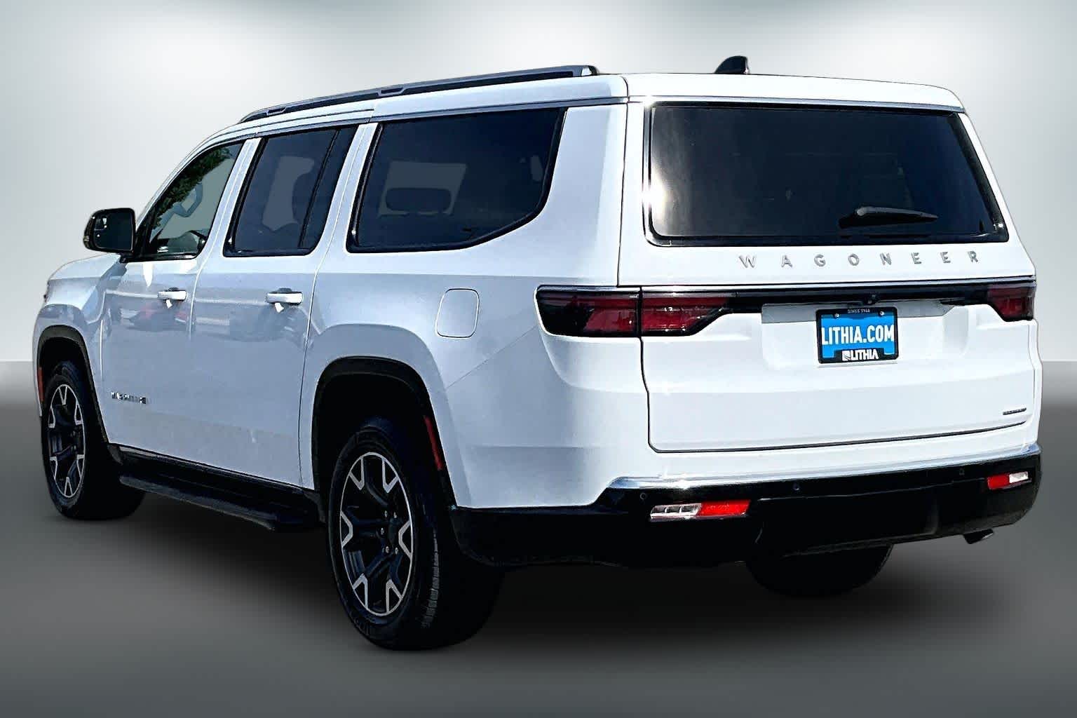 Thumbnail: 2024 Jeep Wagoneer - 4