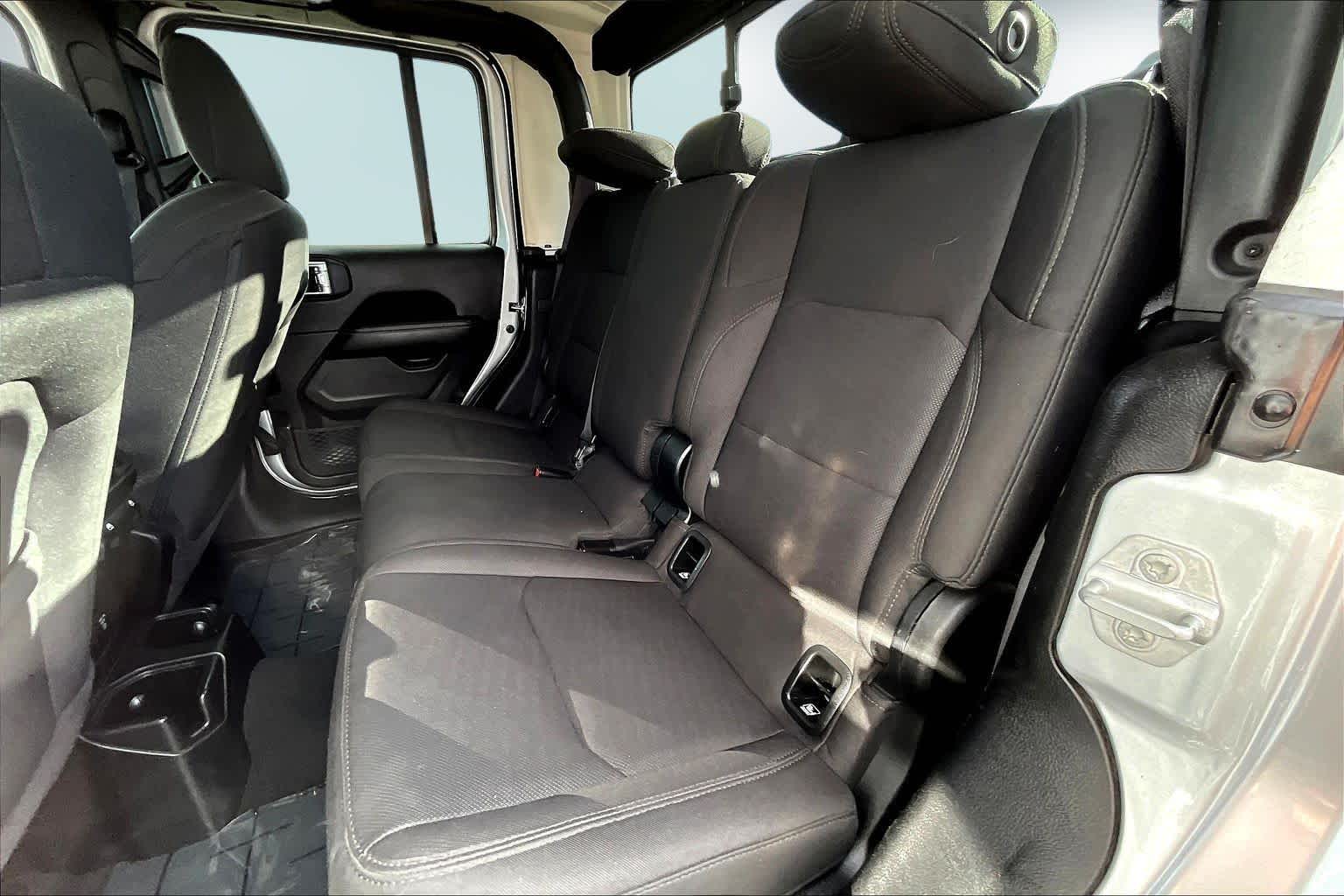 Thumbnail: 2023 Jeep Gladiator - 29