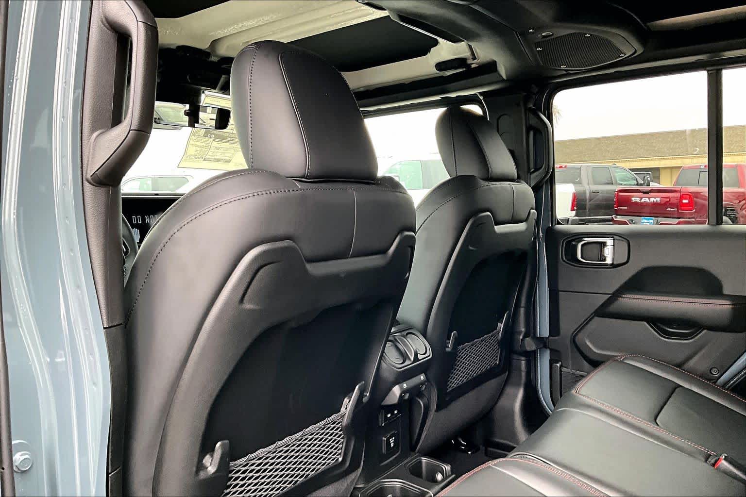 Thumbnail: 2026 Jeep Gladiator - 12