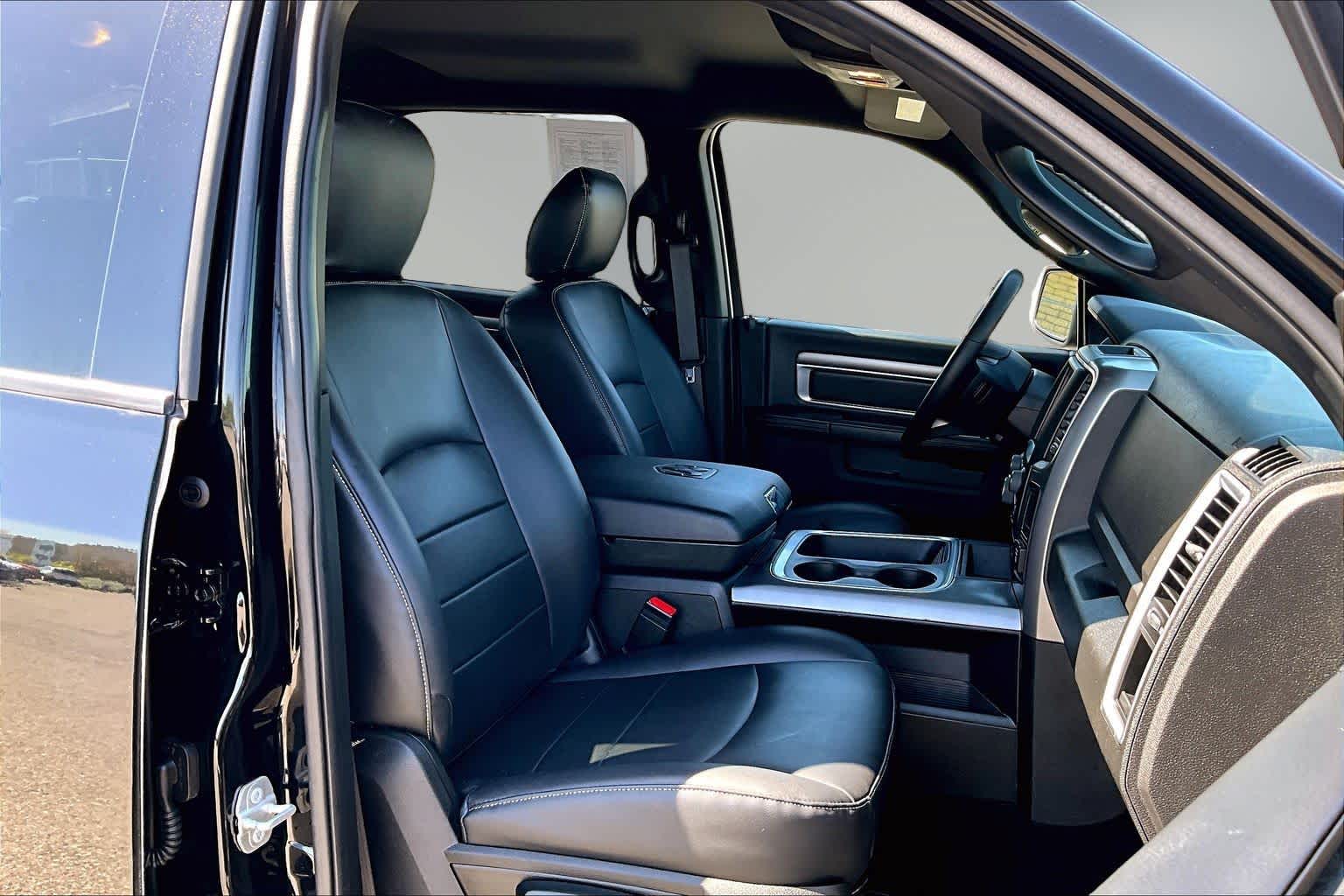 Thumbnail: 2024 RAM 1500 Classic - 12