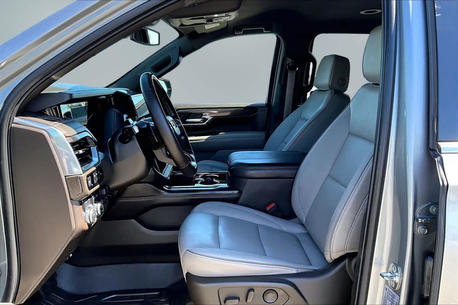 Thumbnail: 2025 GMC Yukon XL - 11
