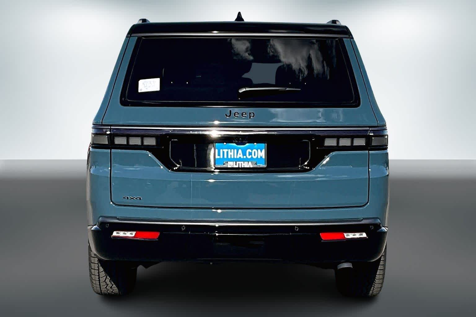 Thumbnail: 2026 Jeep Grand Wagoneer - 4