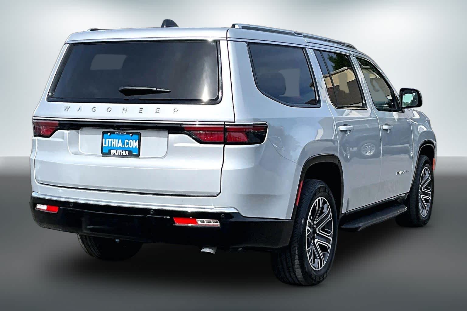 Thumbnail: 2025 Jeep Wagoneer - 21