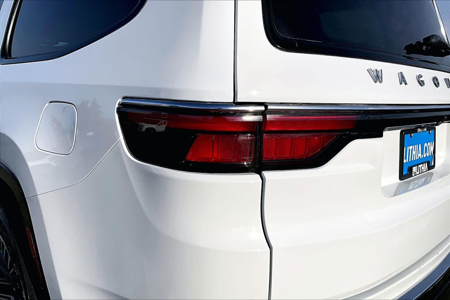 Thumbnail: 2024 Jeep Wagoneer - 34