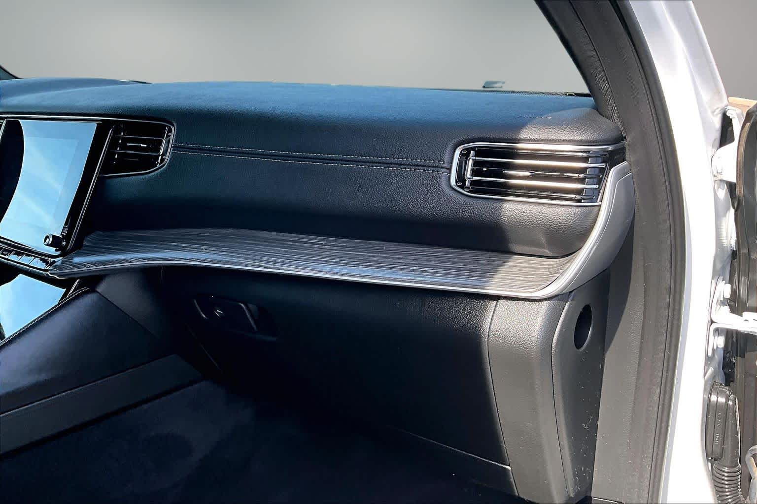Thumbnail: 2024 Jeep Wagoneer - 23