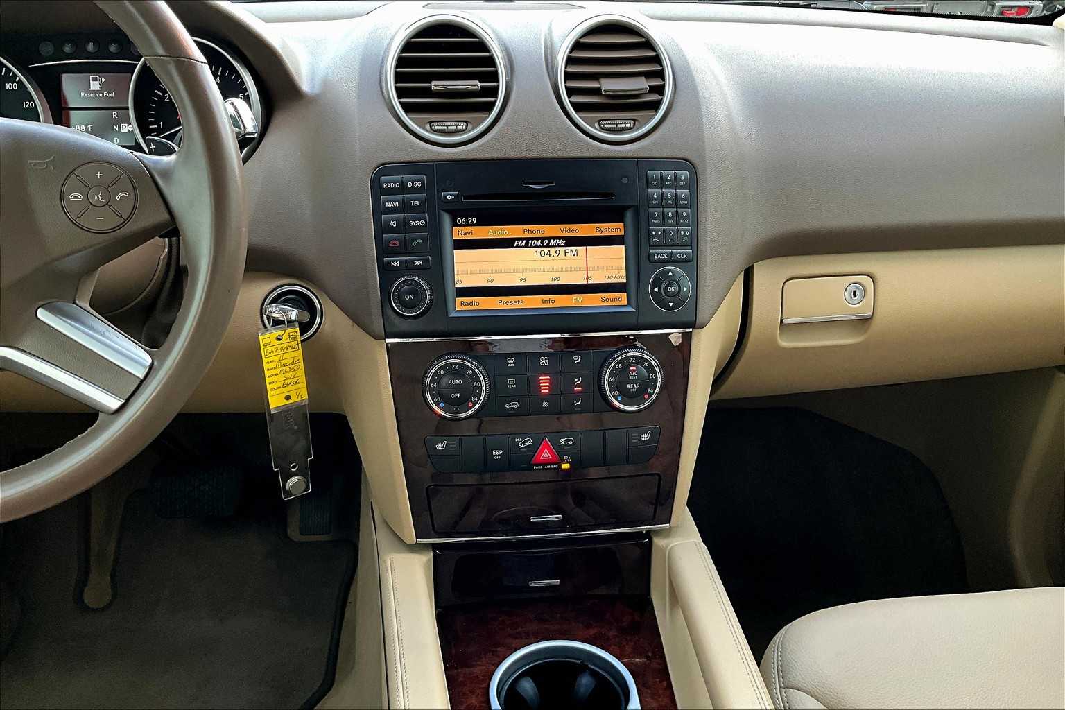 Thumbnail: 2011 Mercedes-Benz M-Class - 15