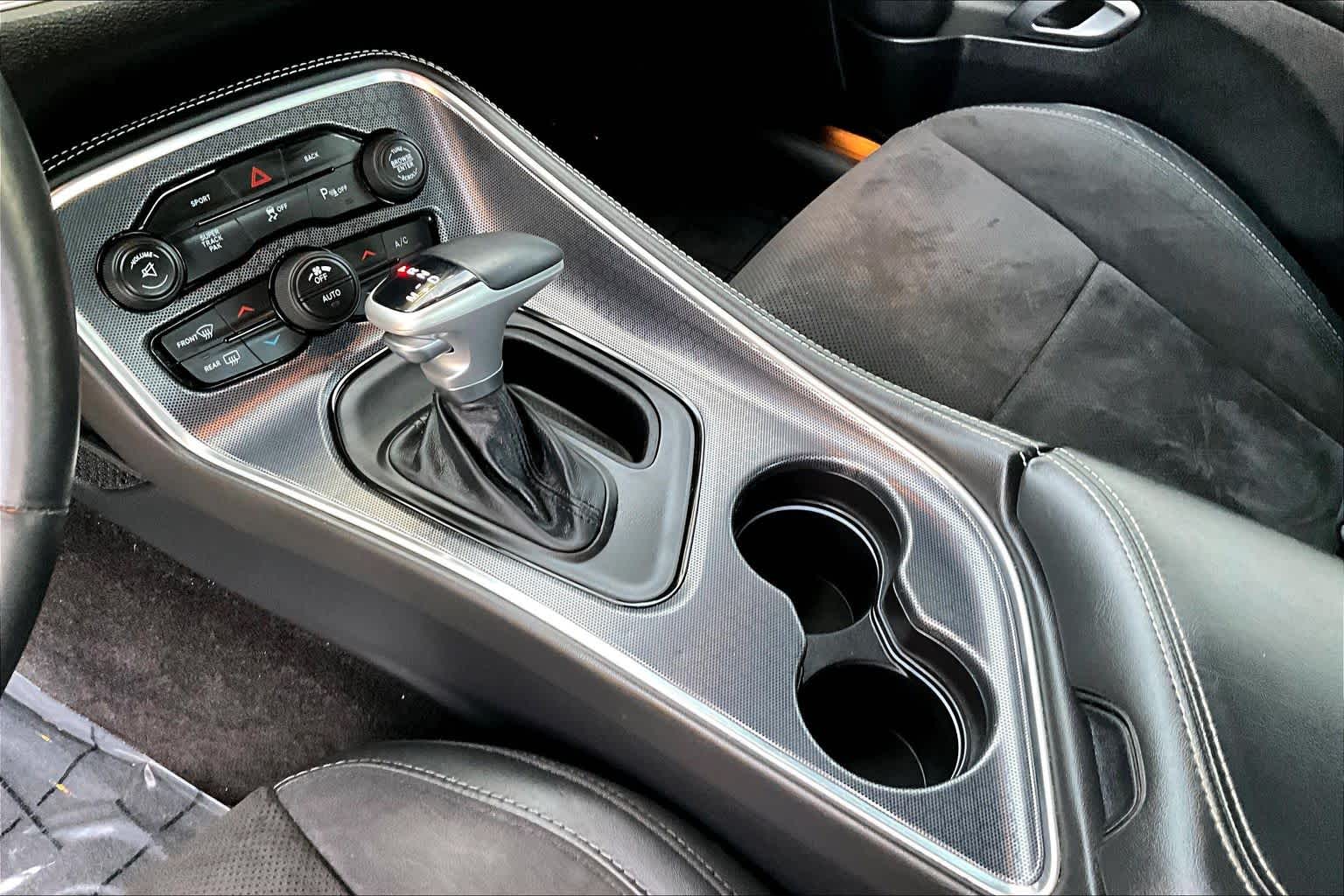 Thumbnail: 2016 Dodge Challenger - 15