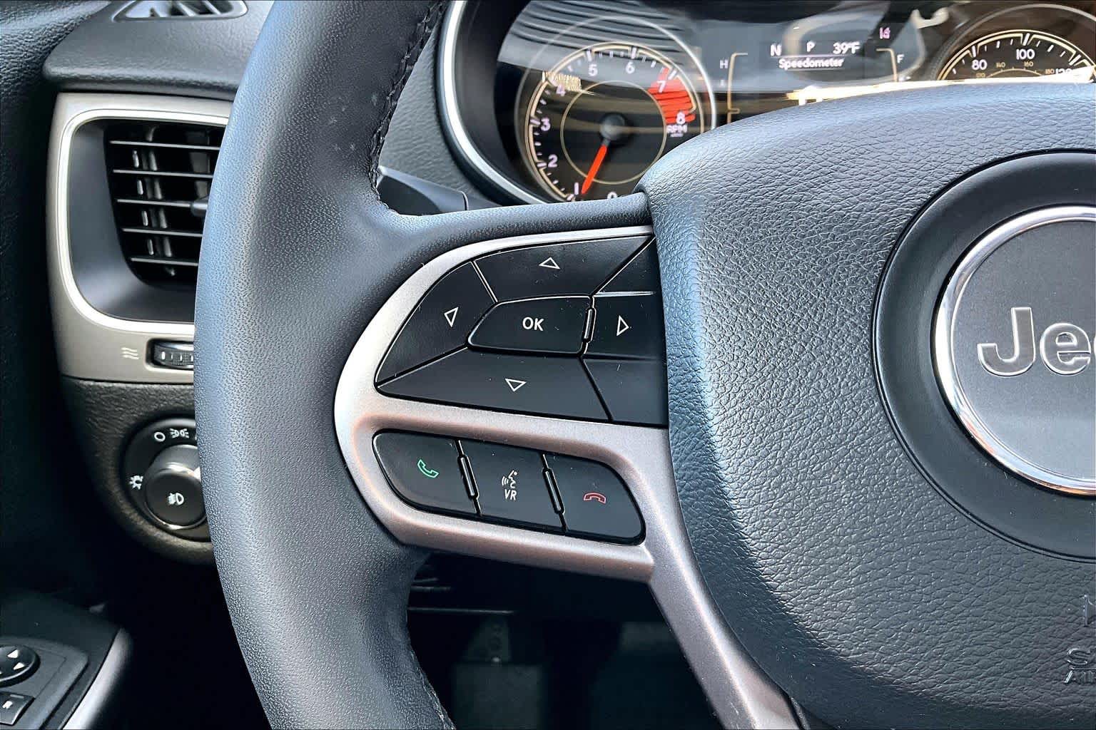 Thumbnail: 2021 Jeep Cherokee - 24