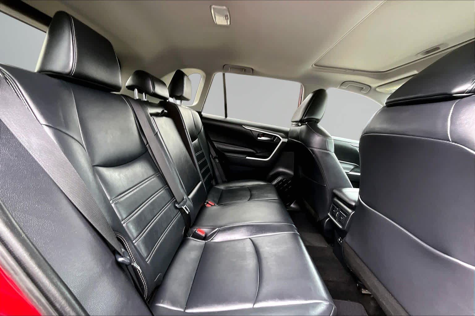 Thumbnail: 2020 Toyota RAV4 - 30