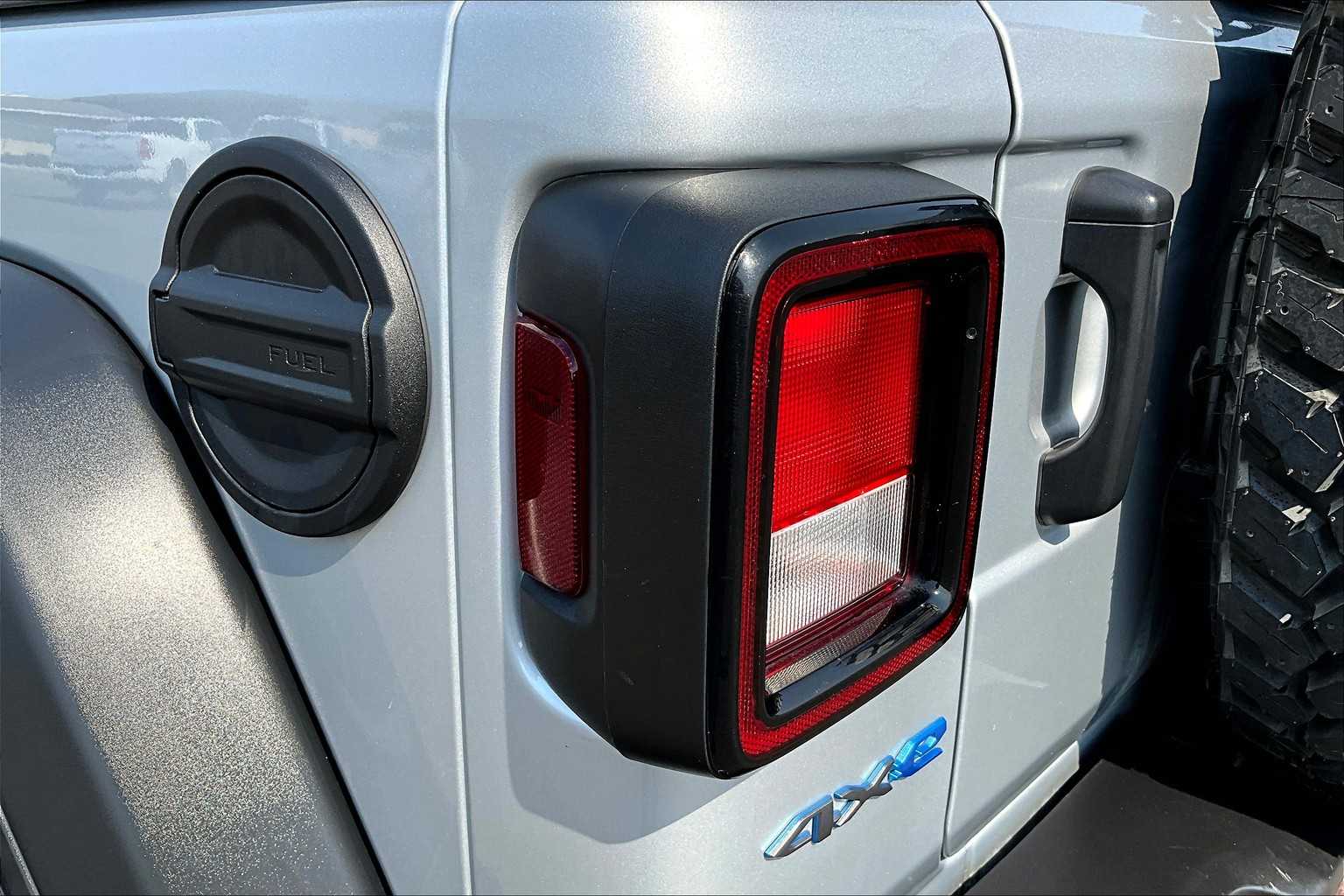 Thumbnail: 2023 Jeep Wrangler - 33